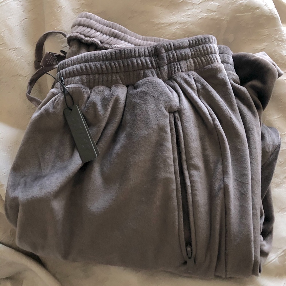 Skims Velour Jogger LARGE